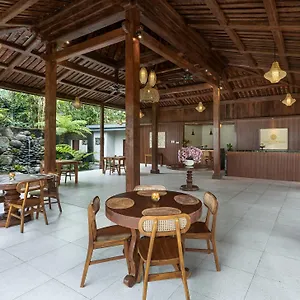 Villa The Sakara By Pramana